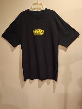 Grizzley Men's Black Short Sleeve Logo Tee - Yellow Emblem WM